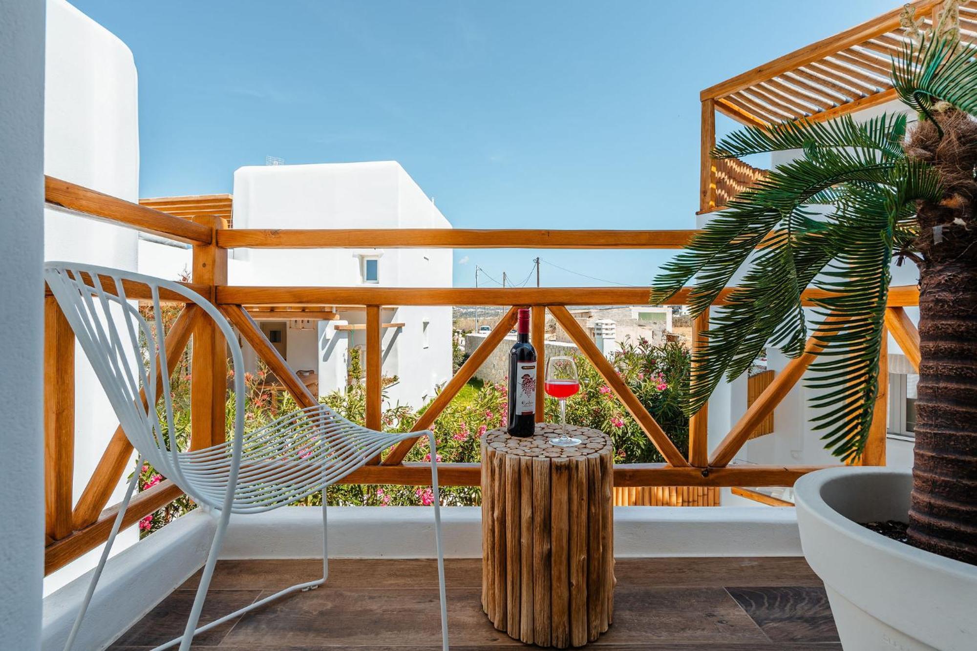 Sunday Luxury Suites Agia Anna  Exterior foto