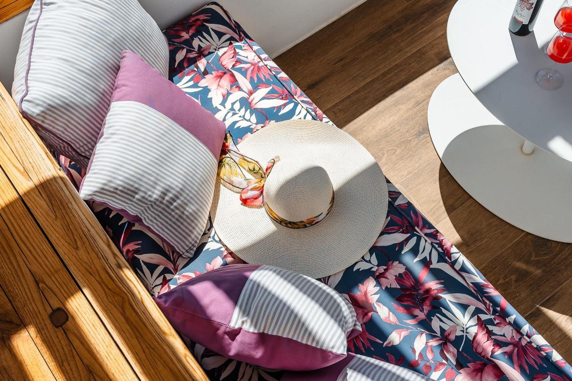 Sunday Luxury Suites Agia Anna  Exterior foto